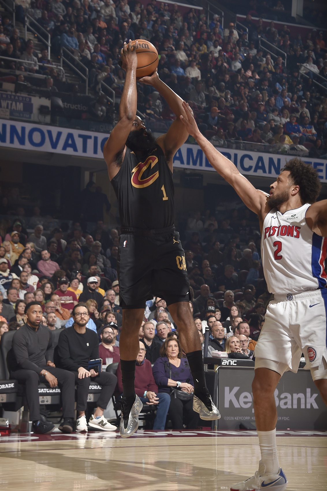 英雄联盟竞猜-张佳玮：哈登没坎宁安好但能操作活塞防守 骑士未必更强但更完整