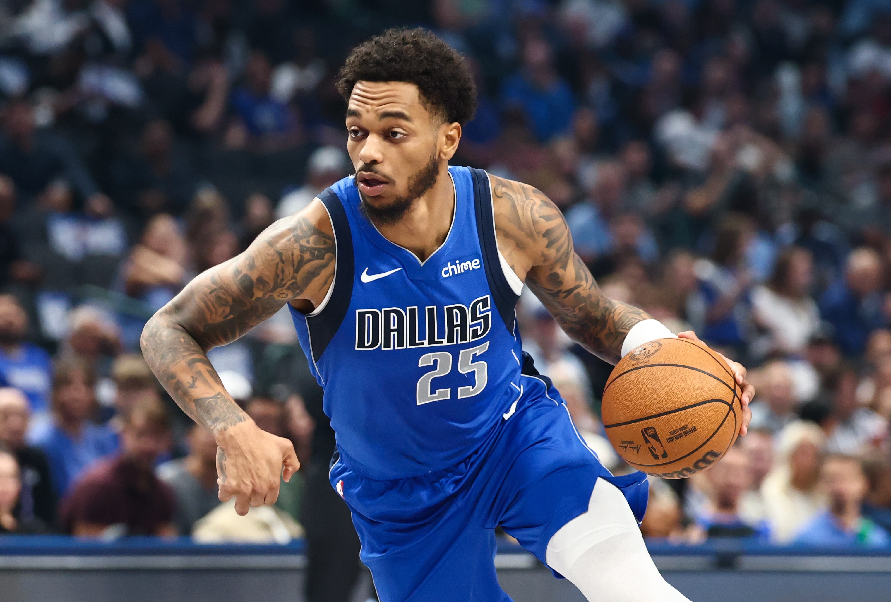 英雄联盟竞猜-PJ·华盛顿谈打中锋得20分：队友们的传球太好了 让我能轻松出手